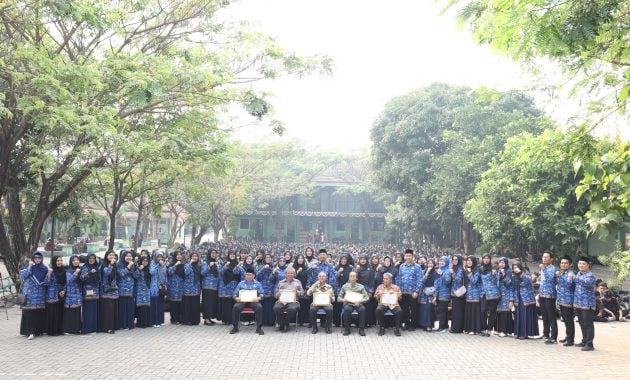 Gelar HUT RI ke-79: Pendidikan Nonformal FKIP Untirta Apresiasi Dosen Purna Tugas