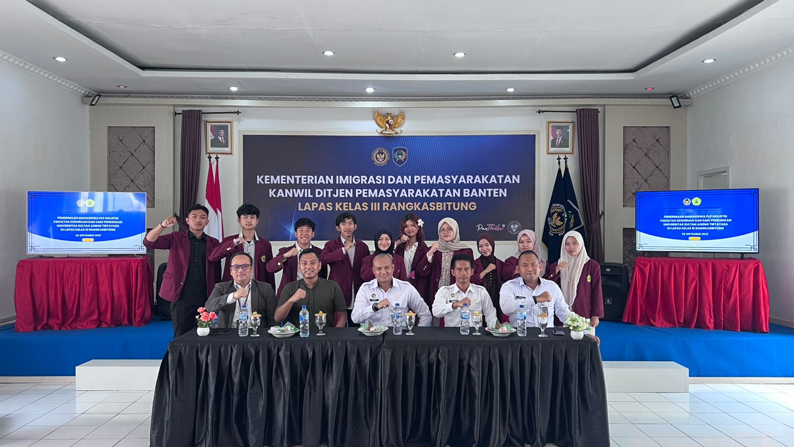 Penyerahan Mahasiswa Program PLP Holistik di PKBM Lapas Centre (Lapas Rangkasbitung) Berjalan Lancar